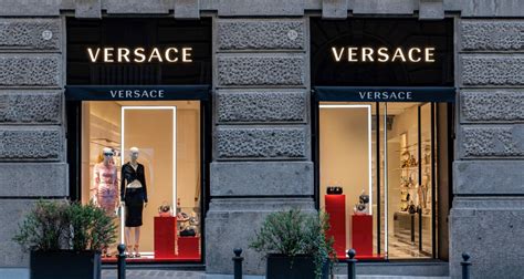 negozio versace napoli